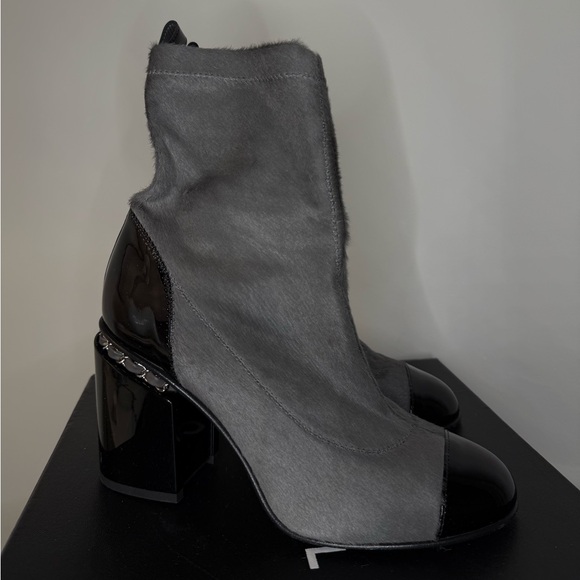 CHANEL Pony Hair Patent Cap Toe Chain Short Boots 38.5 (Run Small) New - Picture 4 of 13
